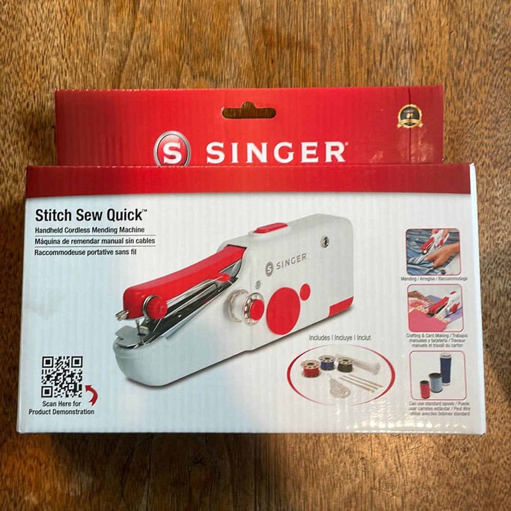 SINGER Handheld Stitch Sew Quick Machine, small NWT